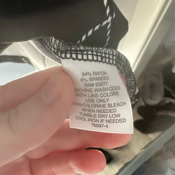 Liz Claiborne Black and White Checkered Blouse - Picture 4 of 4